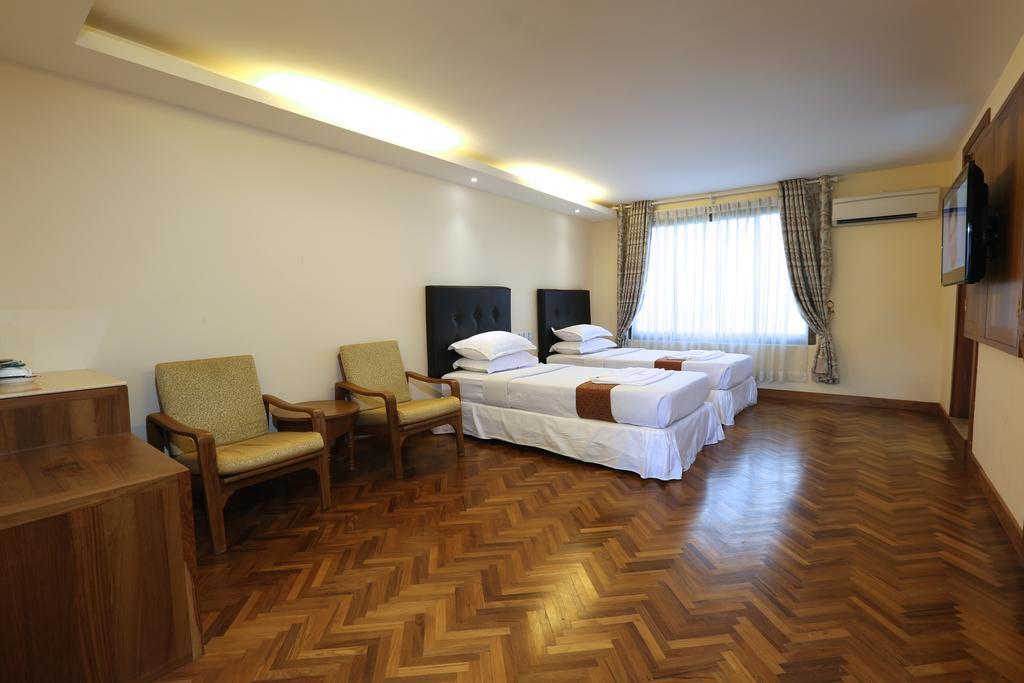 Queen'S Park Hotel Yangon Exterior foto