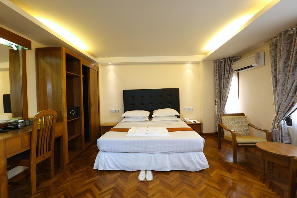 Queen'S Park Hotel Yangon Exterior foto