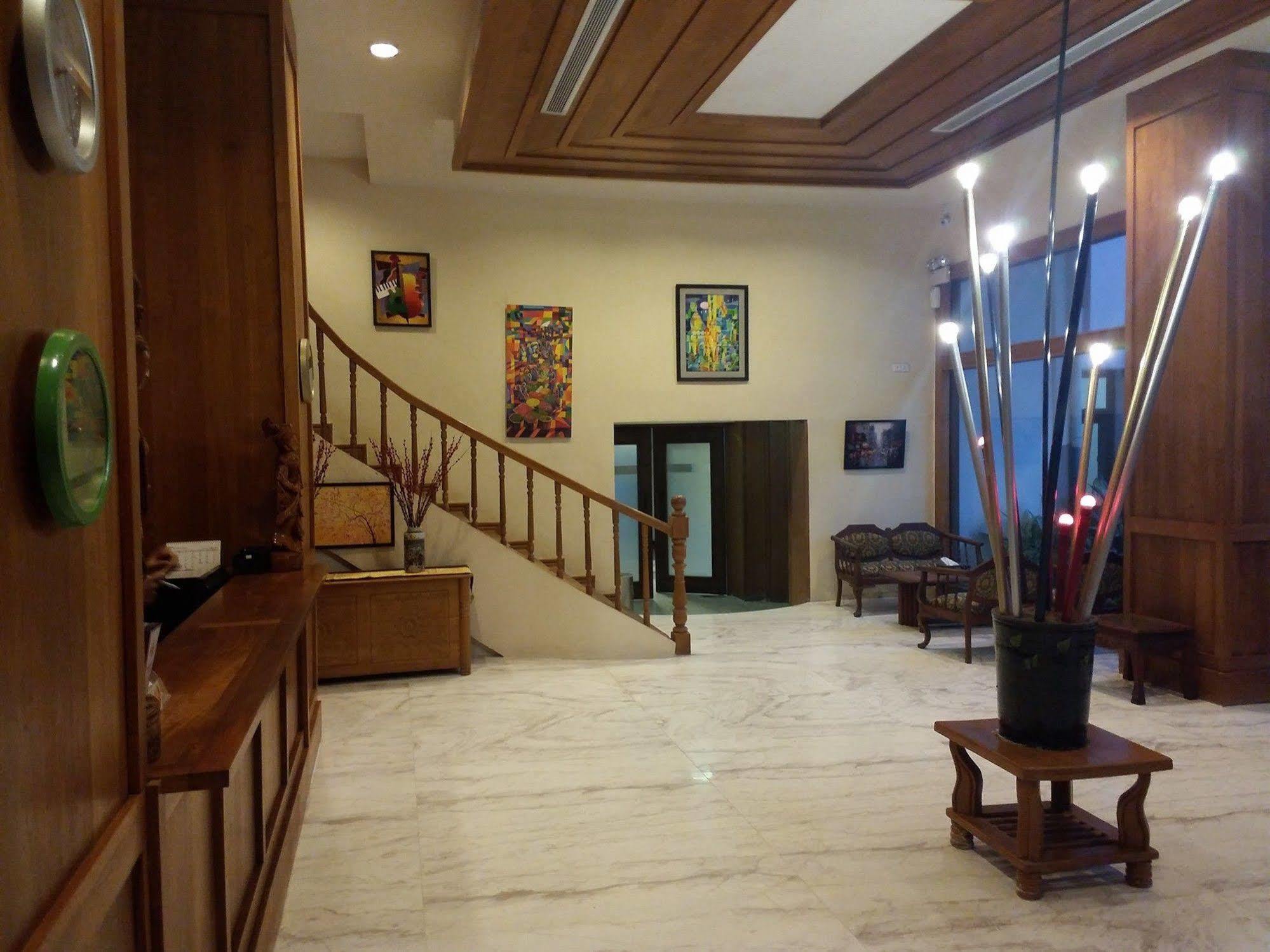 Queen'S Park Hotel Yangon Exterior foto